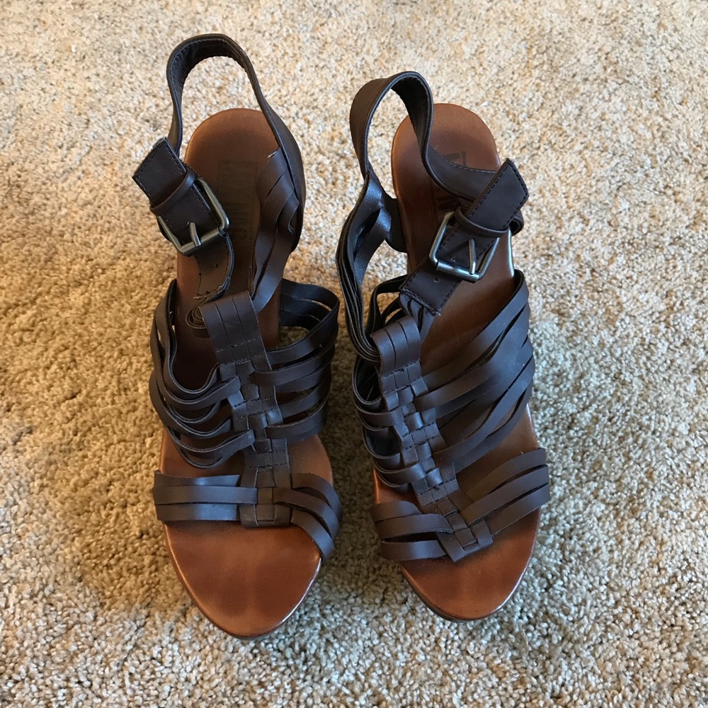 Wedge sandals